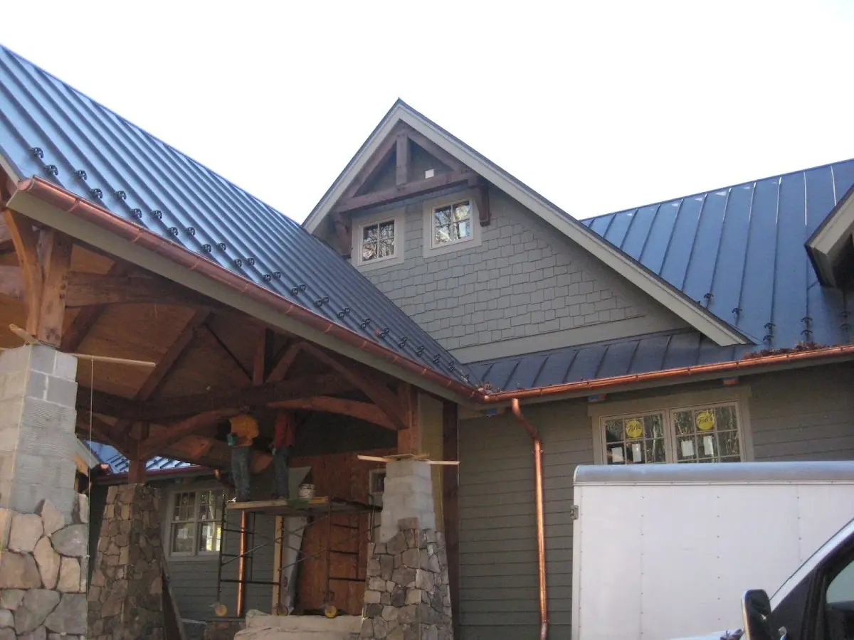 Craftsman Roofing team delivering quality roofing work in Manorville